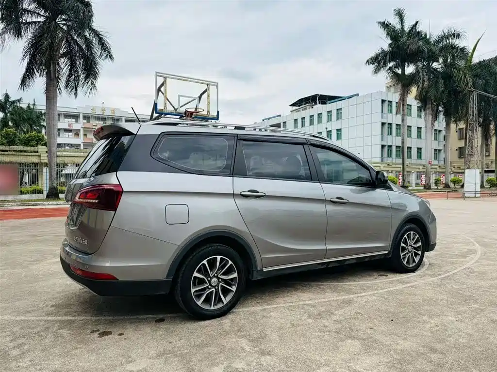 Baojun 730 2020 2019 1.5T CVT Fashion Edition 7-Seater China VI