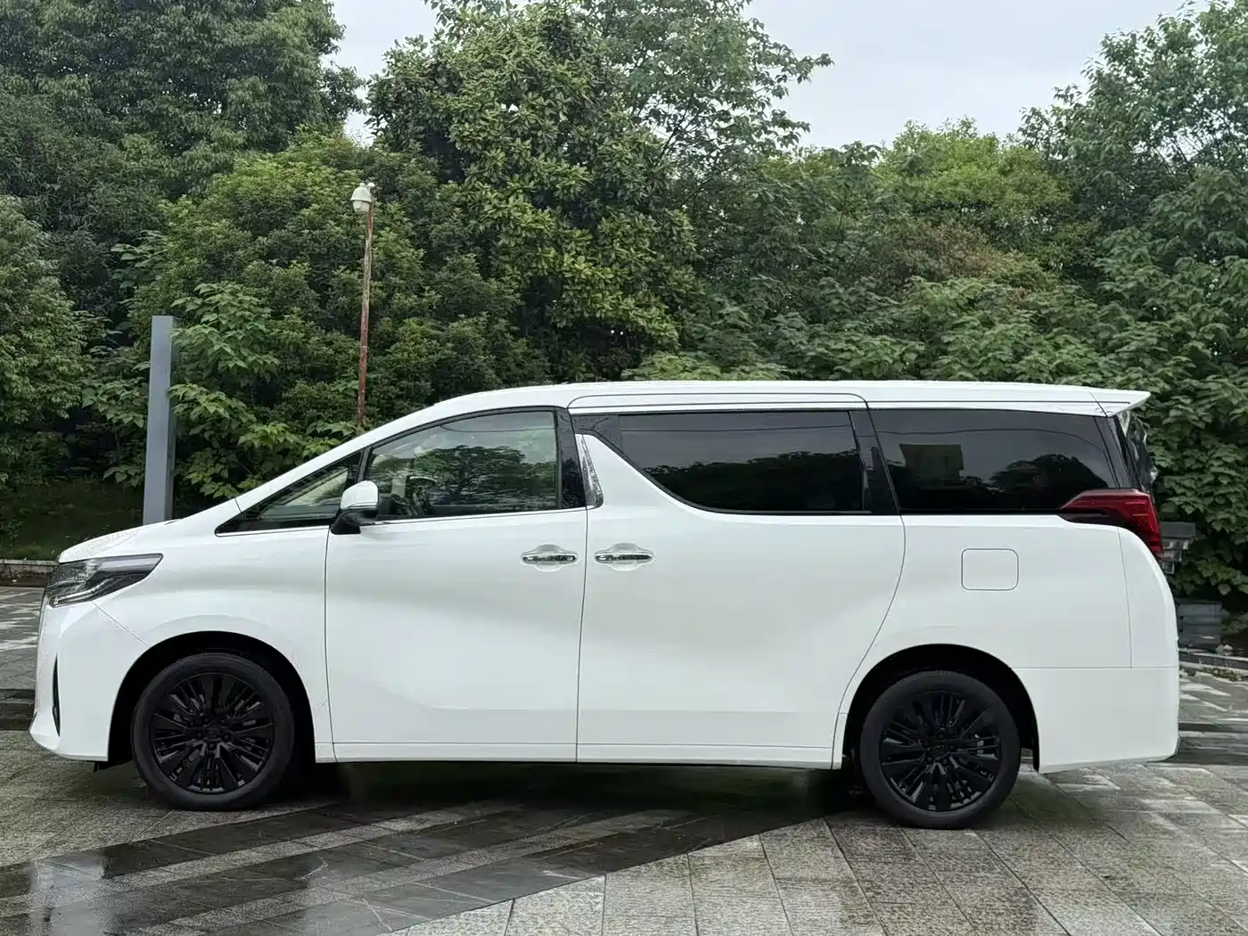 Toyota Alphard 2018 Facelift 3.5L Luxury Edition фото 6