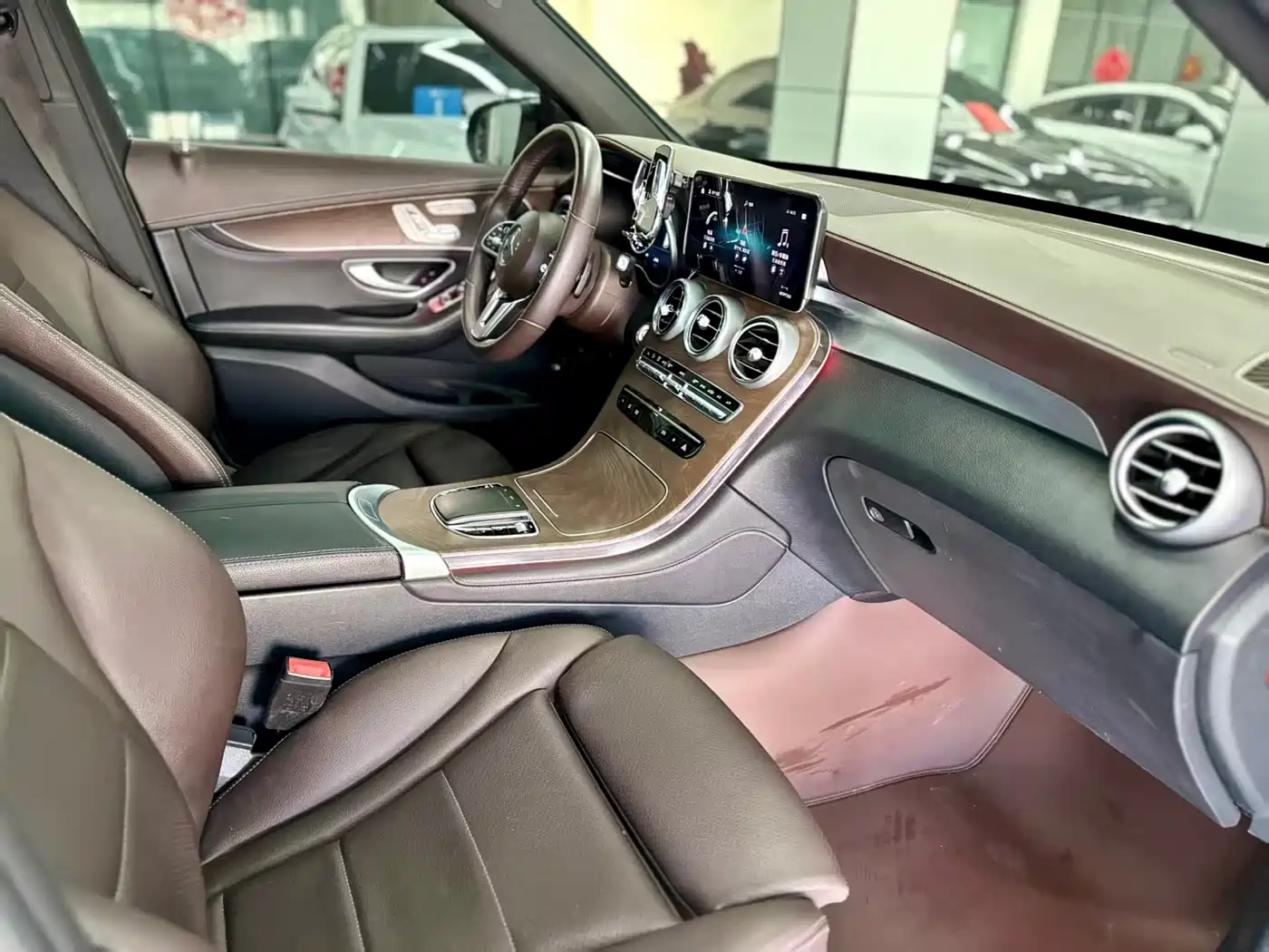Mercedes-Benz GLC 2020 GLC 300 L 4MATIC Dynamic фото 5