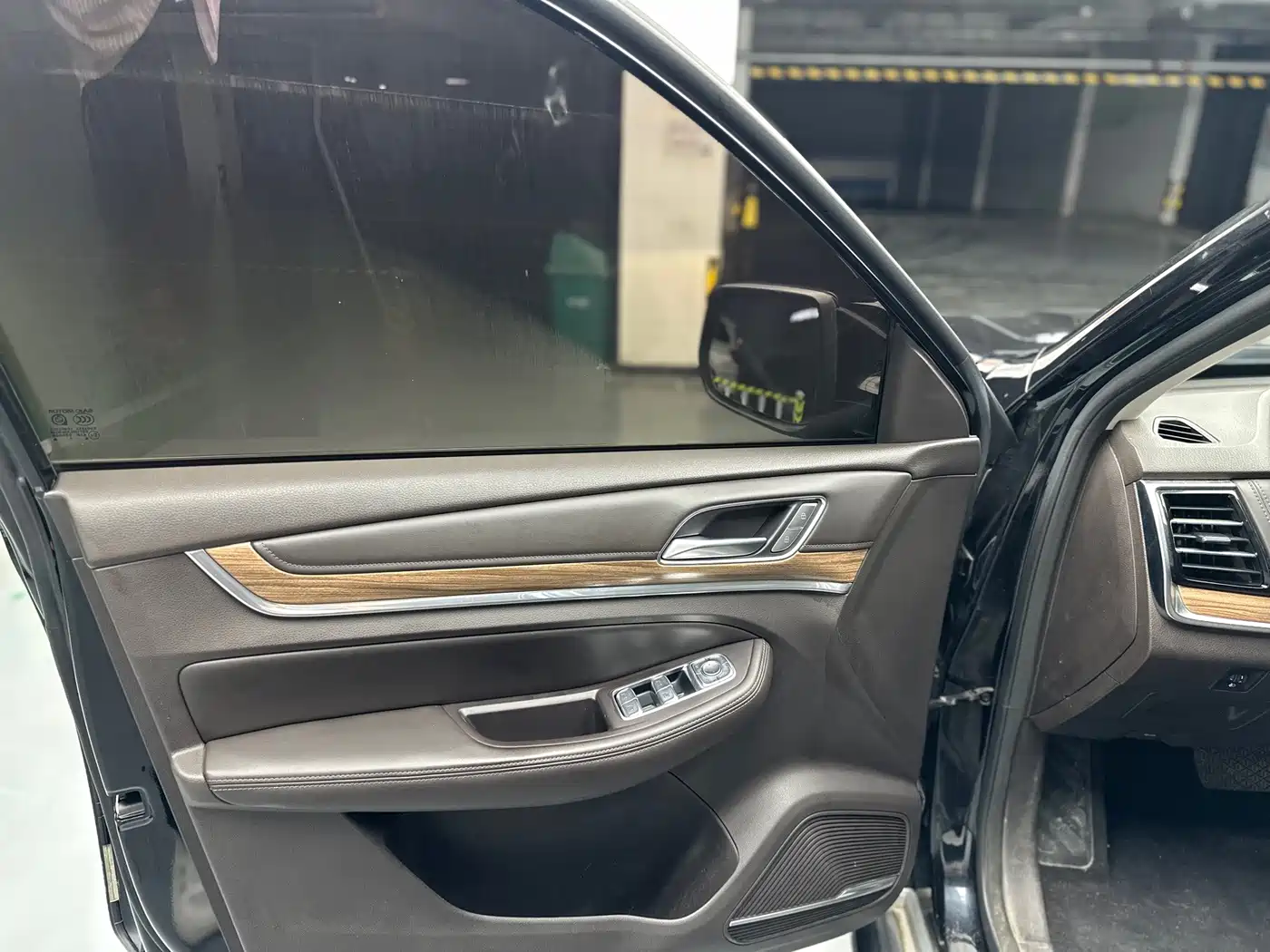 Roewe RX8 2018 2018 30T Internet-connected 2WD Ultimate Edition