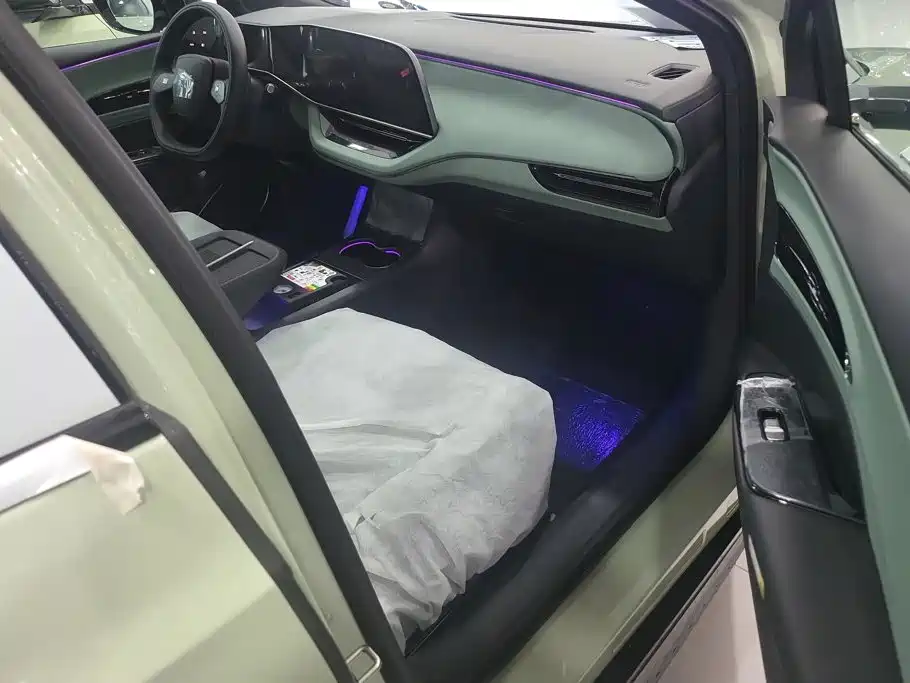 Hongqi EH7 2026 2025 690 Smart Selection Edition