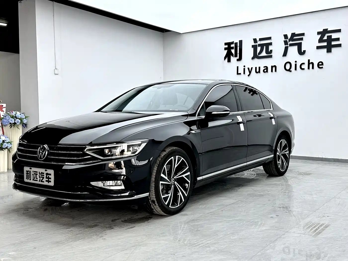 Volkswagen Magotan 2021 330TSI DSG 30th Anniversary Edition фото 2