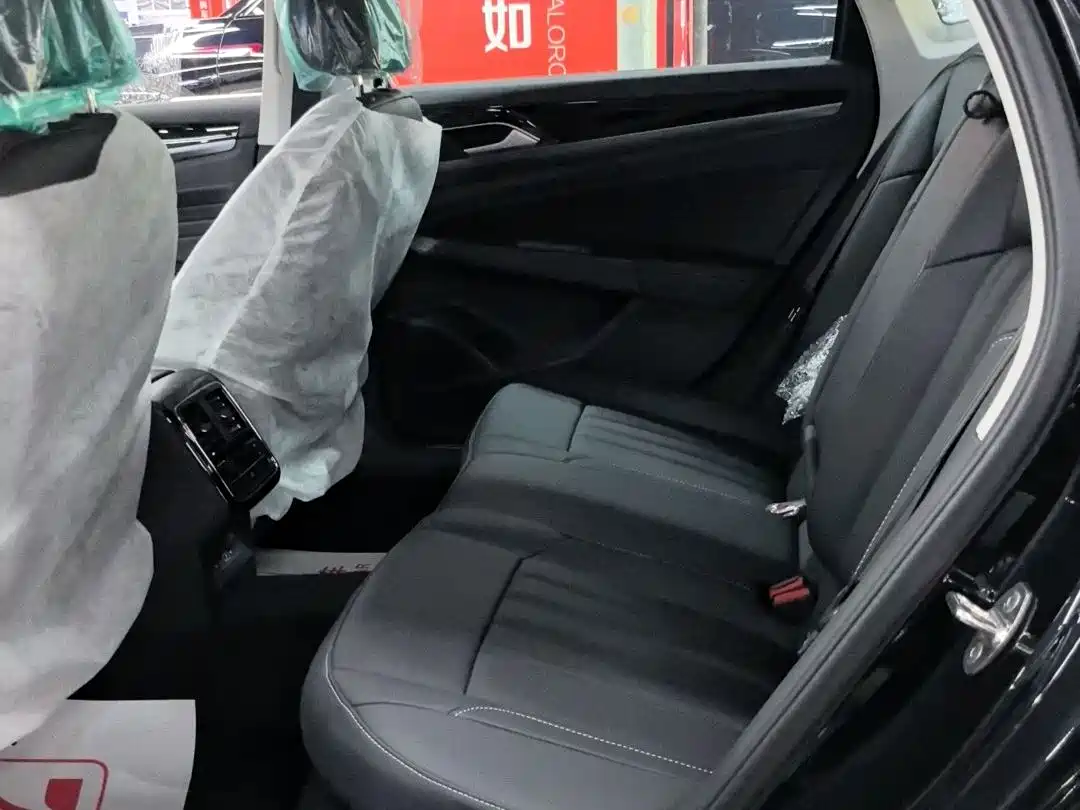 VOLKSWAGEN PASSAT NEW ENERGY