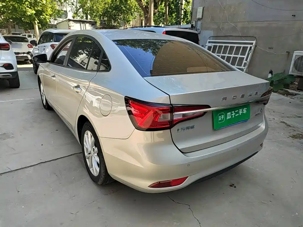 Фото 5 - Roewe i5