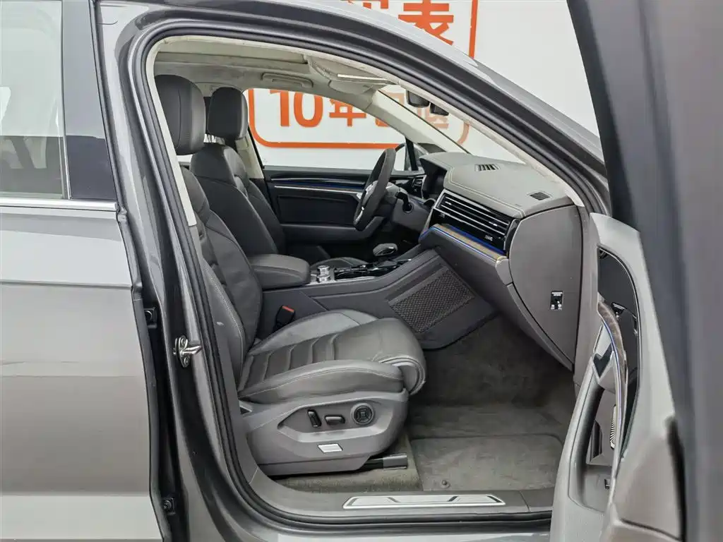 Volkswagen Touareg 2019 2.0TSI Sharp Wing Edition China VI фото 23