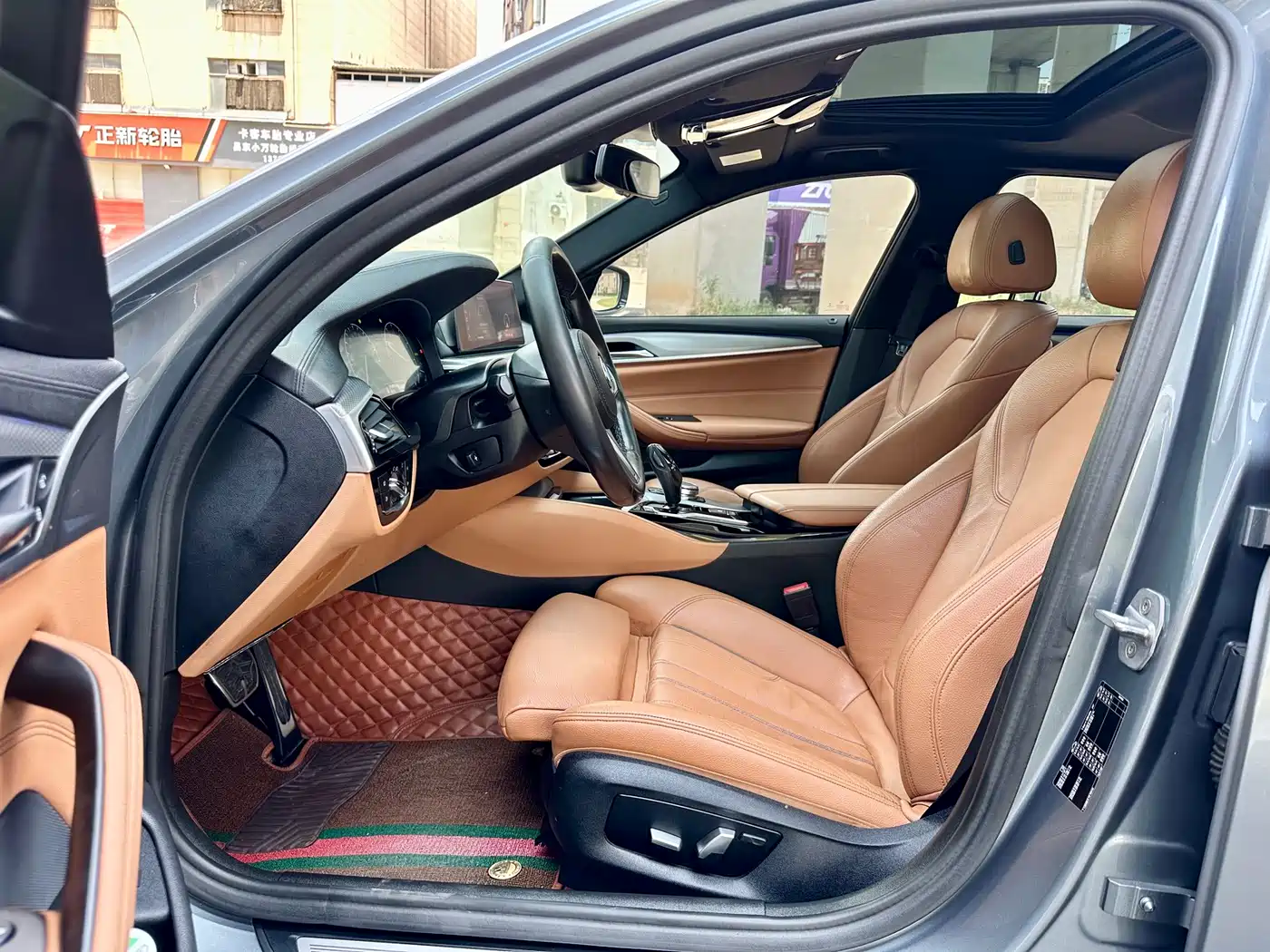 BMW 5 Series (Import) 2019 525i M Sport Package фото 10