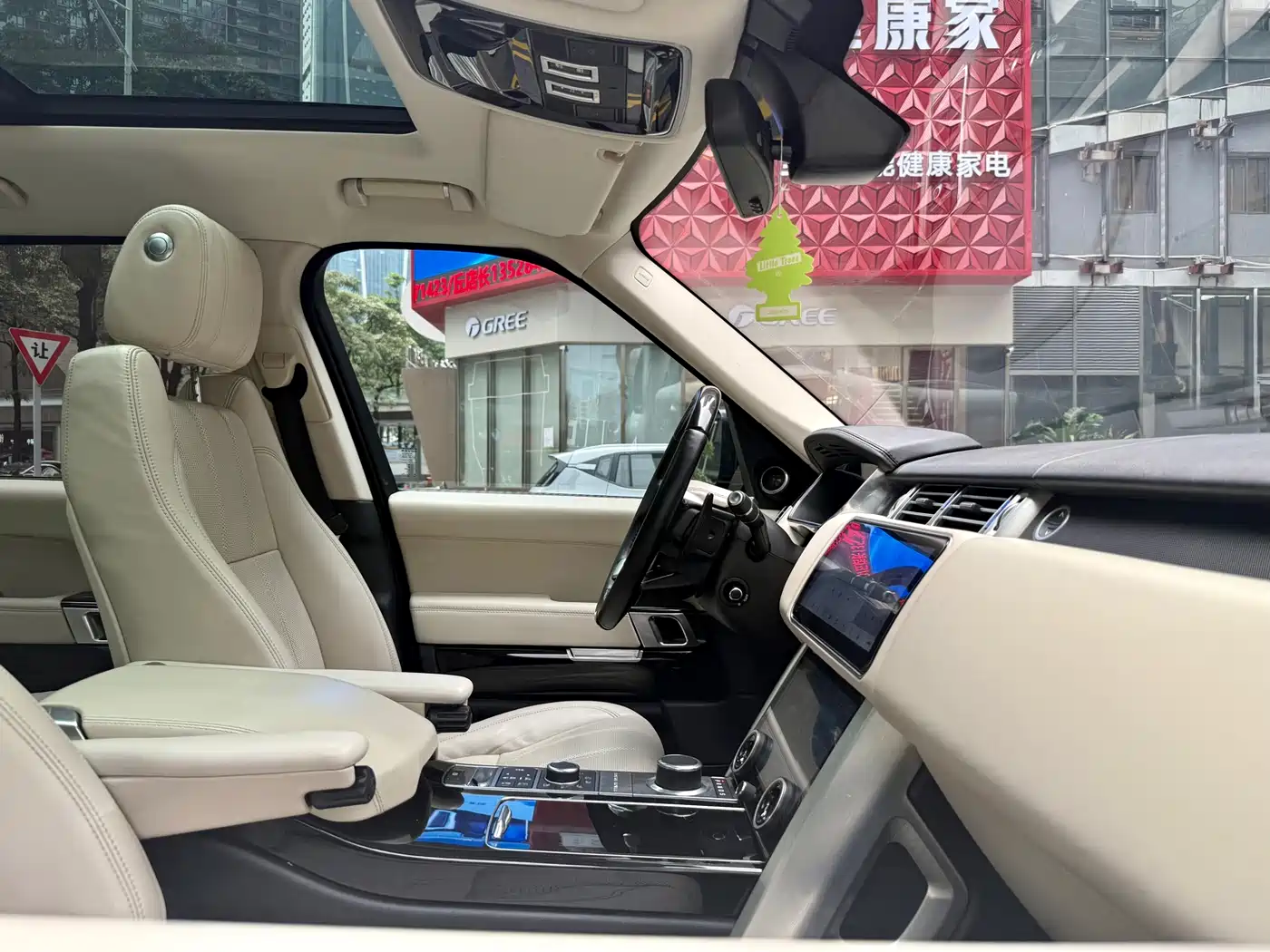 Land Rover Range Rover фото 12