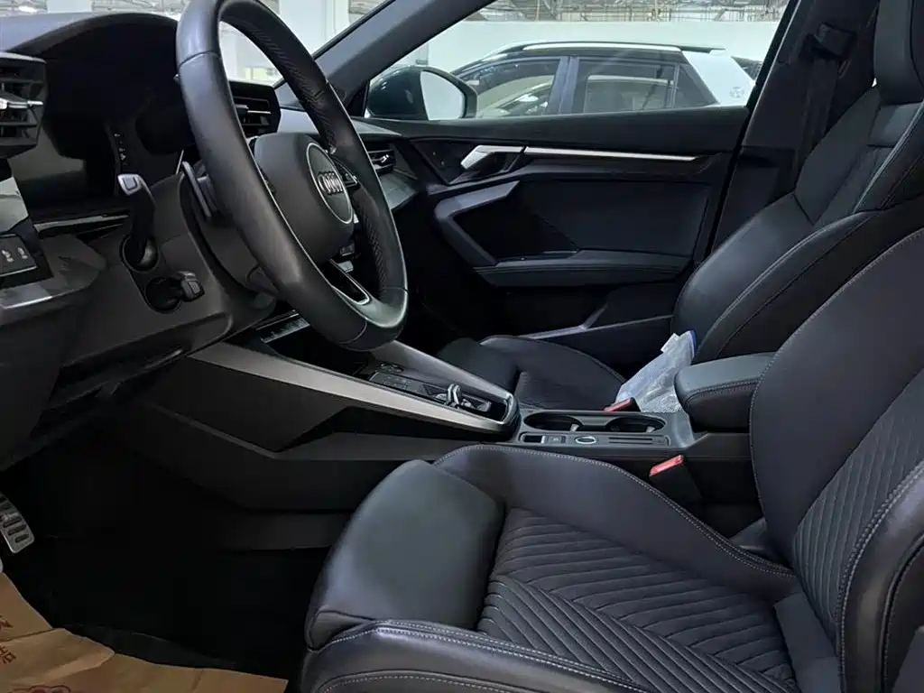 Audi A3 2023 Sportback 35 TFSI Fashion Elegance фото 8