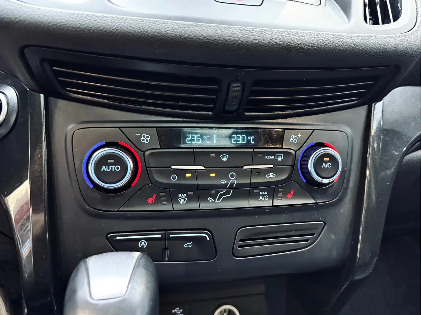 Photo 15 - Ford Kuga