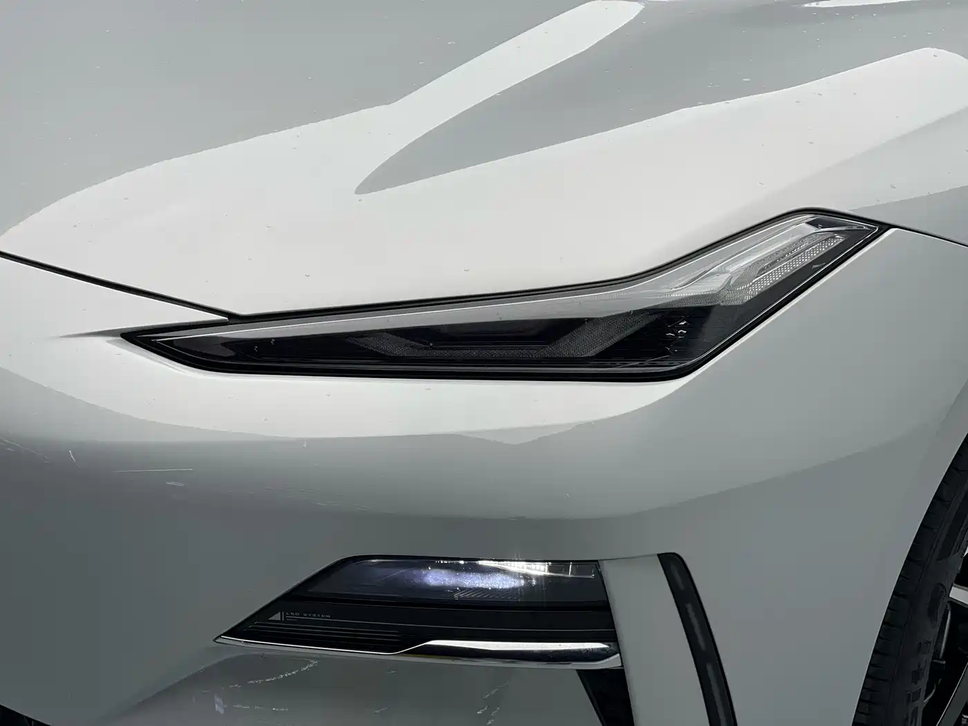 GEELY GALAXY GALAXY E8