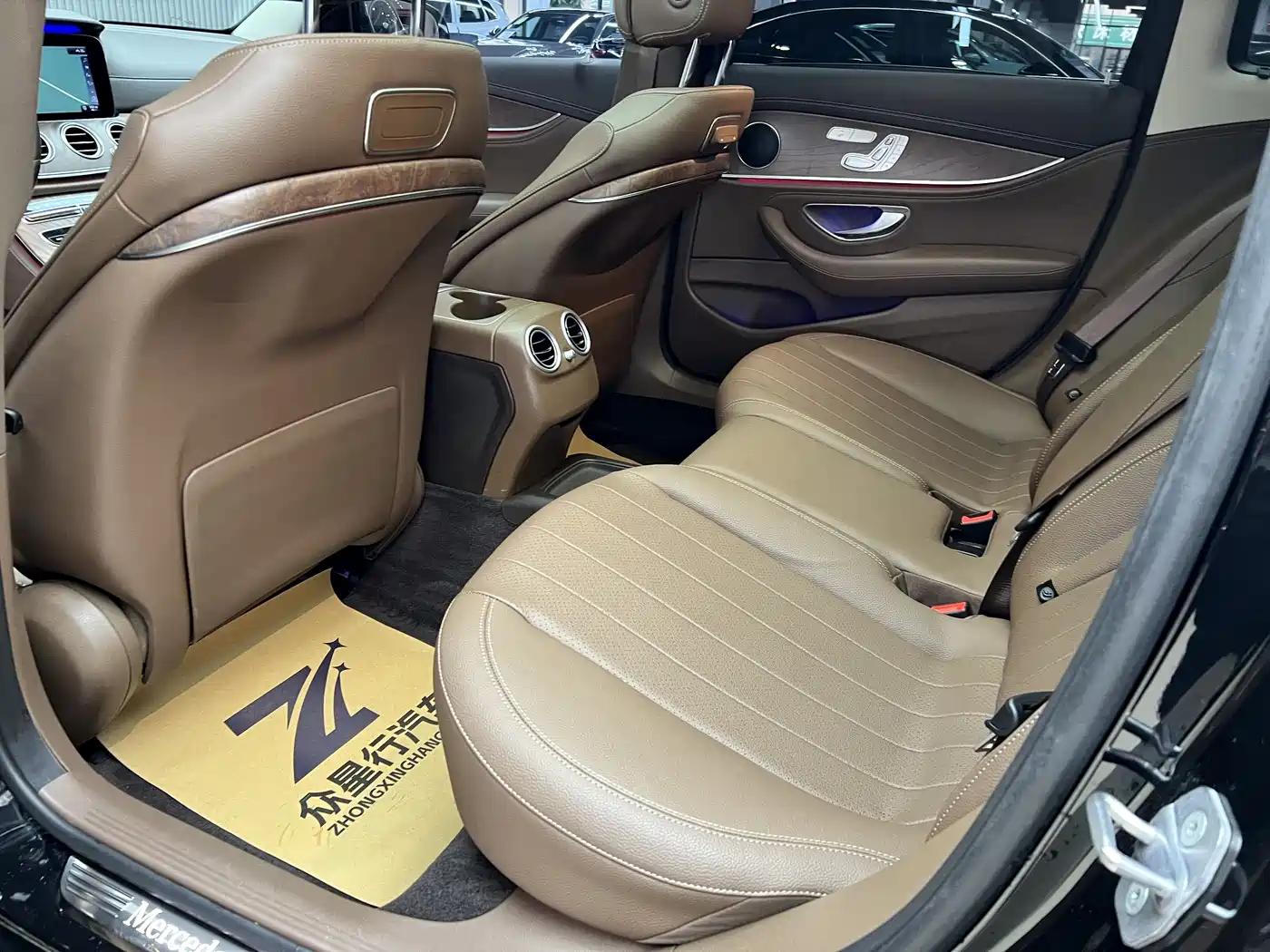 Mercedes-Benz E-Class 2019 E 300 L Luxury фото 15