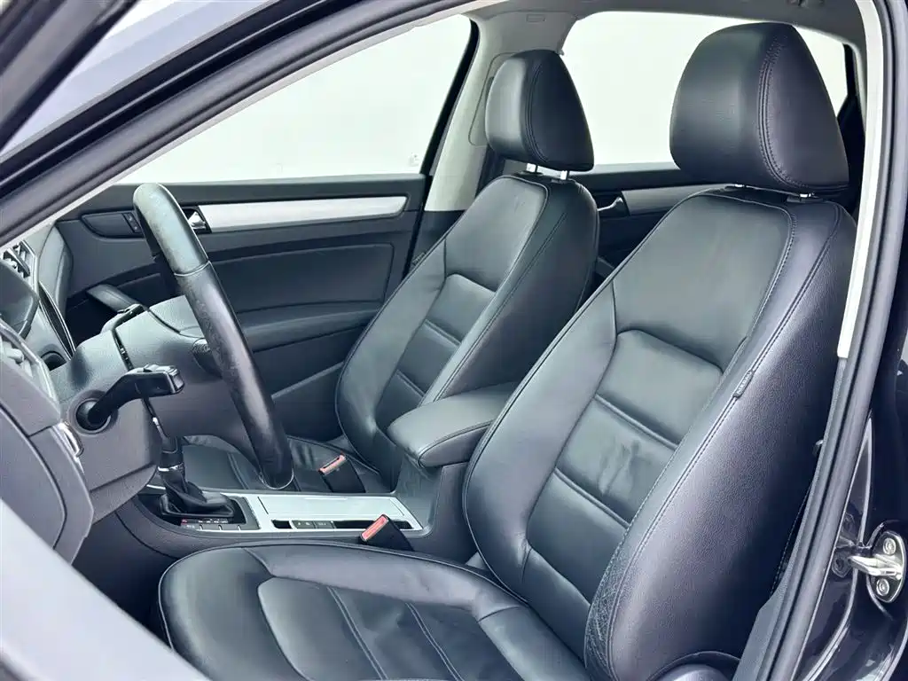 Volkswagen Passat 2015 1.8TSI Automatic Prestige Edition фото 21