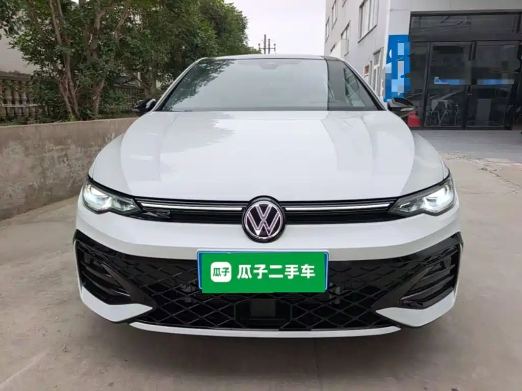 Volkswagen Golf 2024 2025 300TSI R-Line