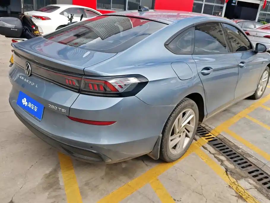 Photo 3 - Volkswagen Lamando