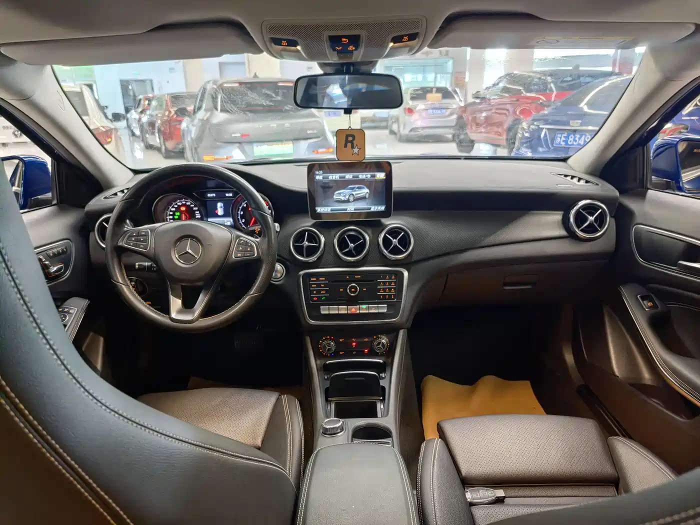 Mercedes-Benz GLA 2017 GLA 200 Fashion фото 8