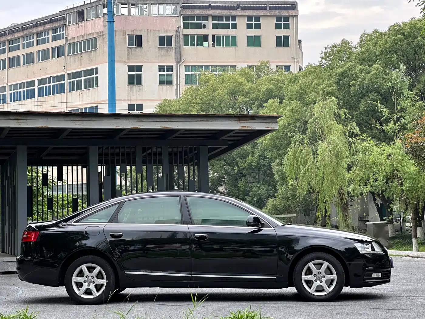 Audi A6L 2009 2.0 TFSI Automatic Standard фото 8