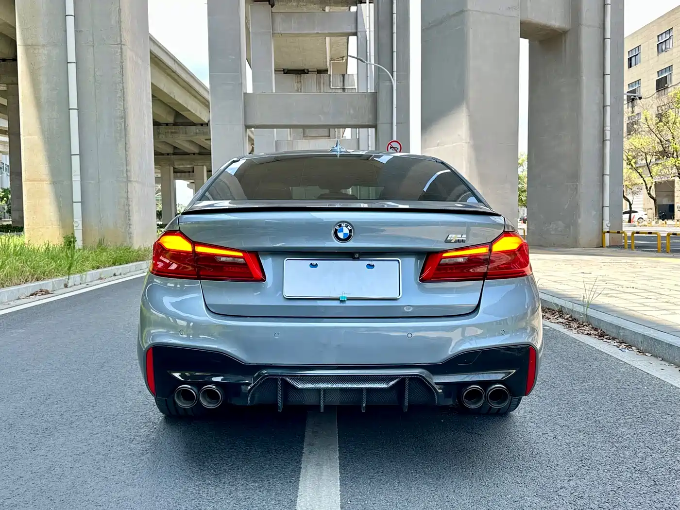BMW 5 Series (Import) 2019 525i M Sport Package фото 4