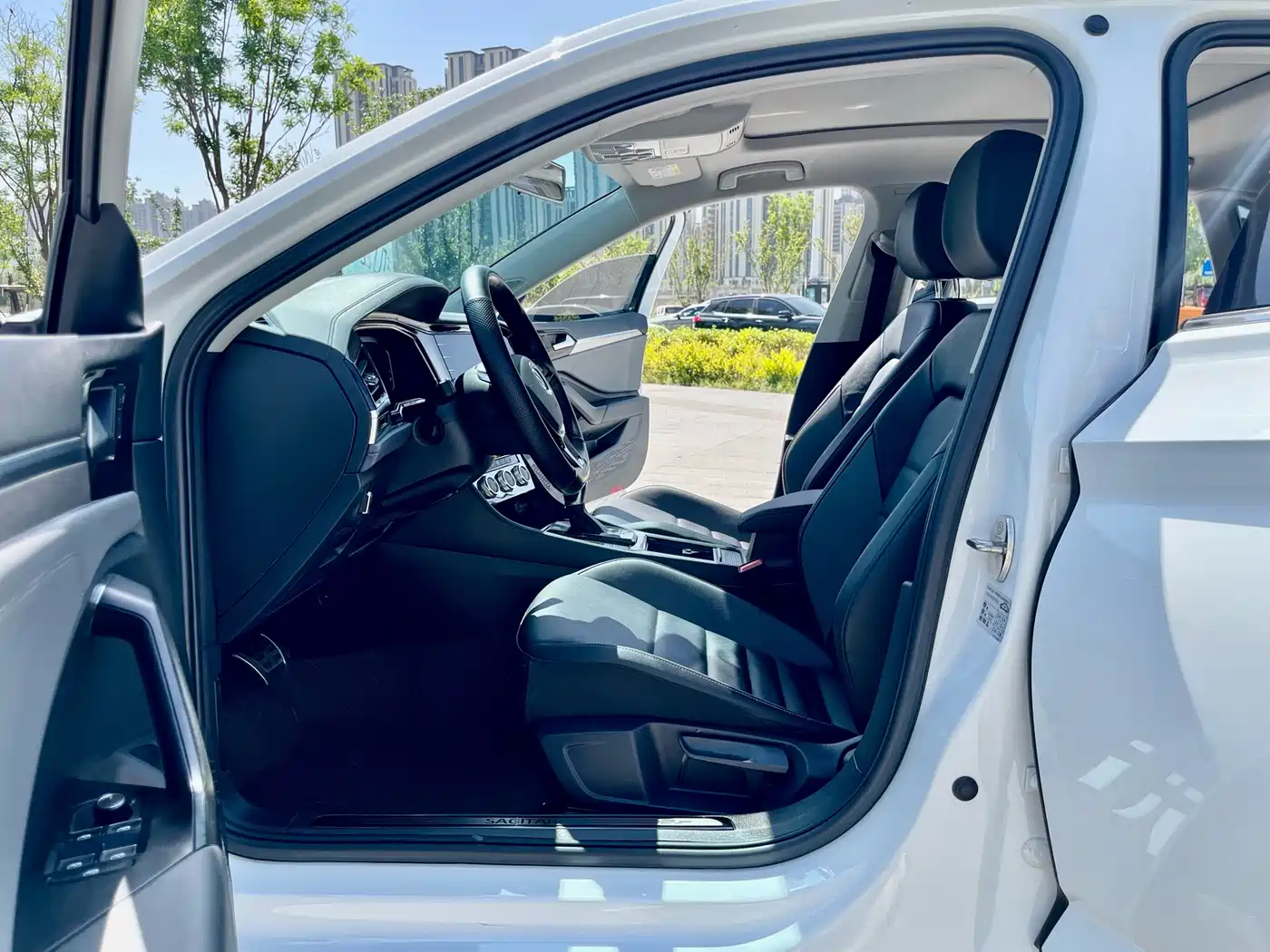 Volkswagen Sagitar 2022 280TSI DSG Surpassing Edition фото 7