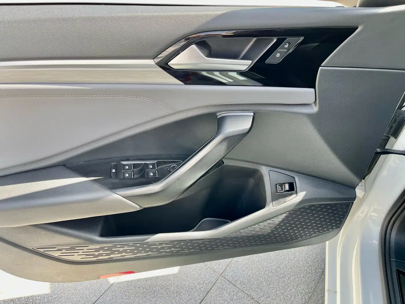 Volkswagen Sagitar 2022 280TSI DSG Surpassing Edition фото 22