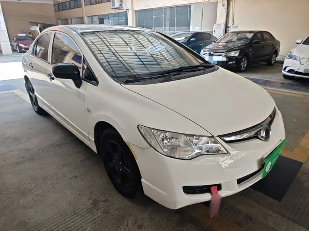 CIIMO CIIMO 2015 2015 1.8L Manual Comfort Edition