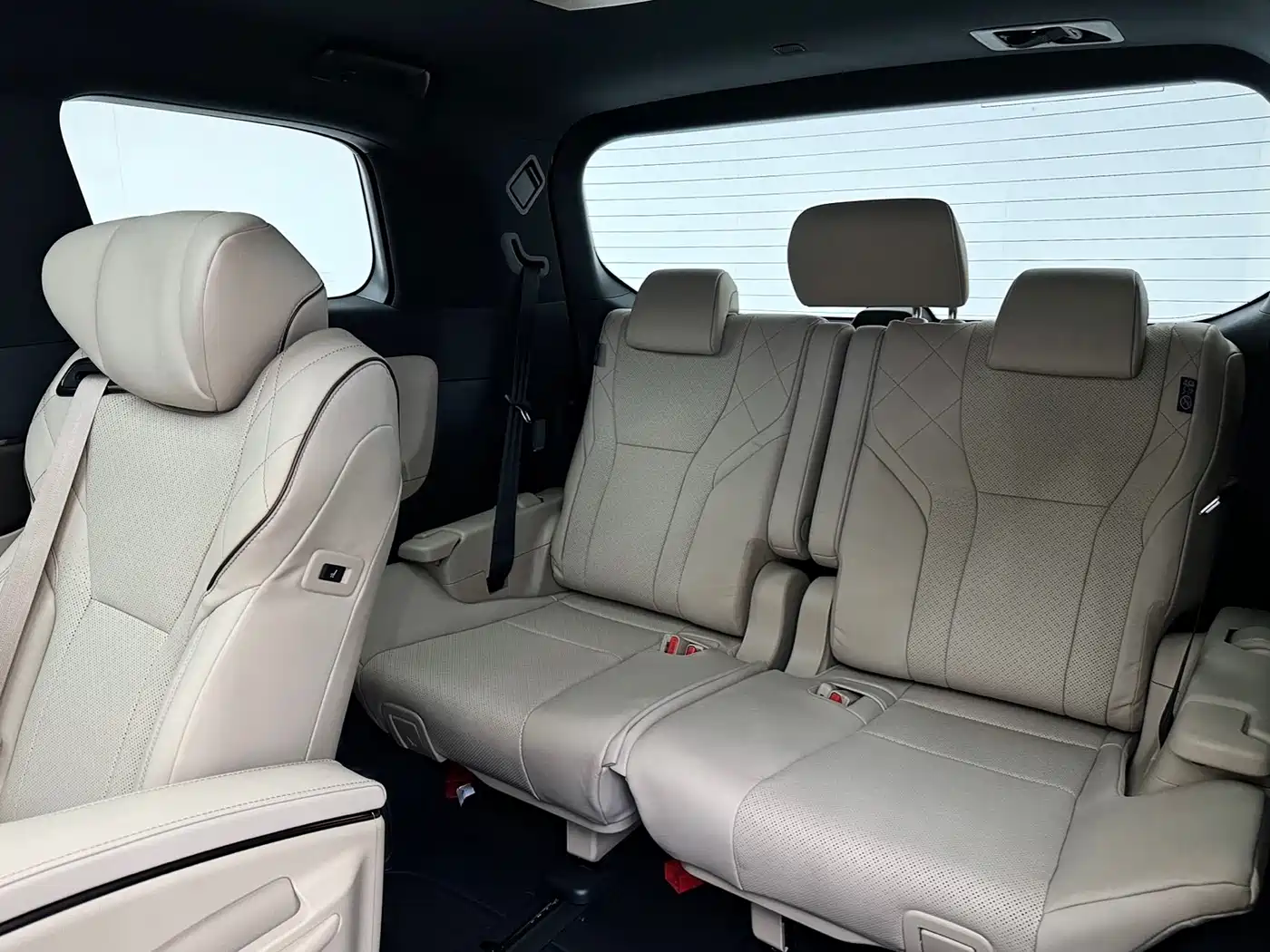 Toyota Alphard 2024 Hybrid 2.5L Prestige Edition фото 14