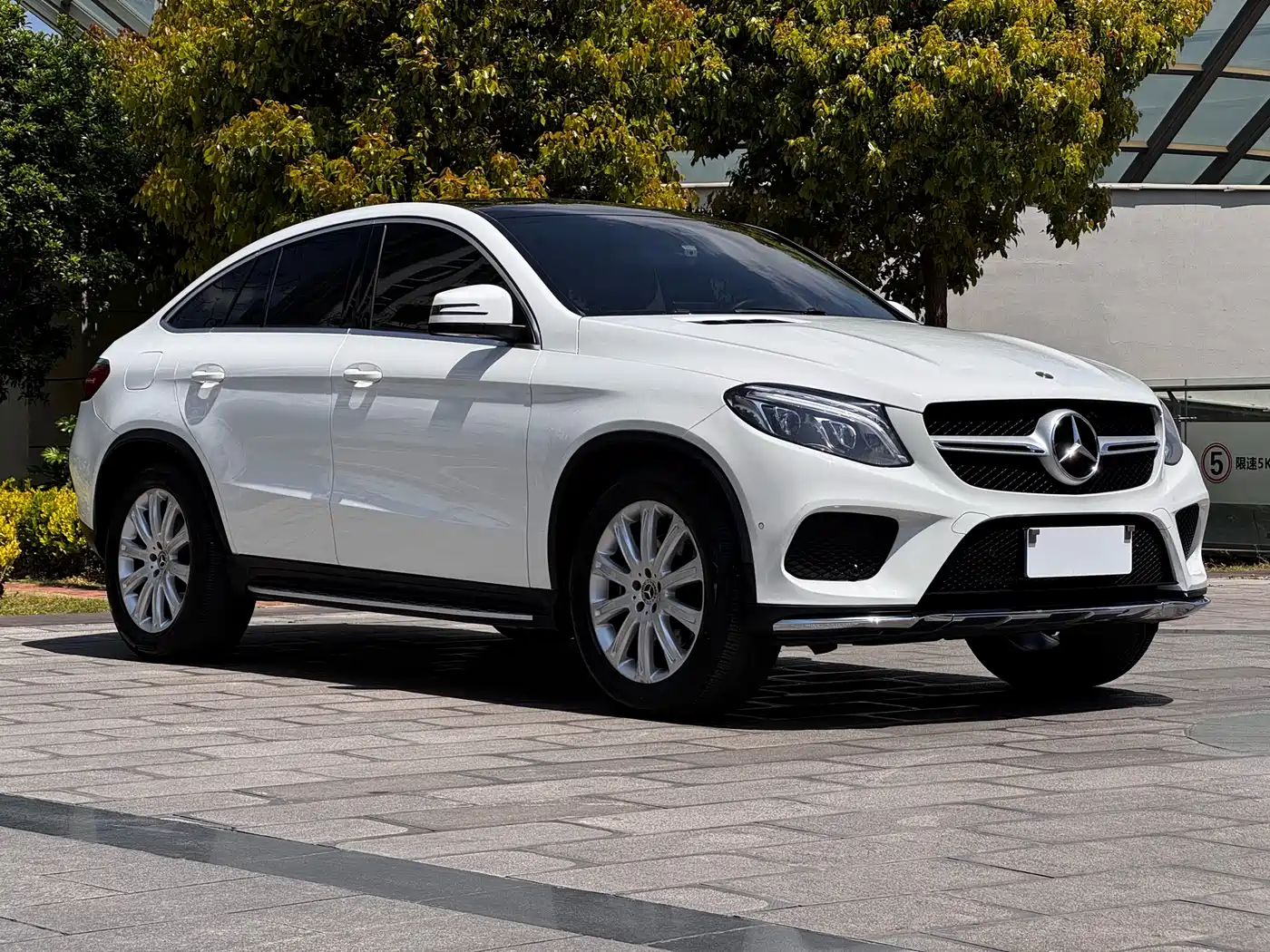 Mercedes-Benz GLE Coupe 2017 GLE 320 4MATIC Coupe SUV фото 2