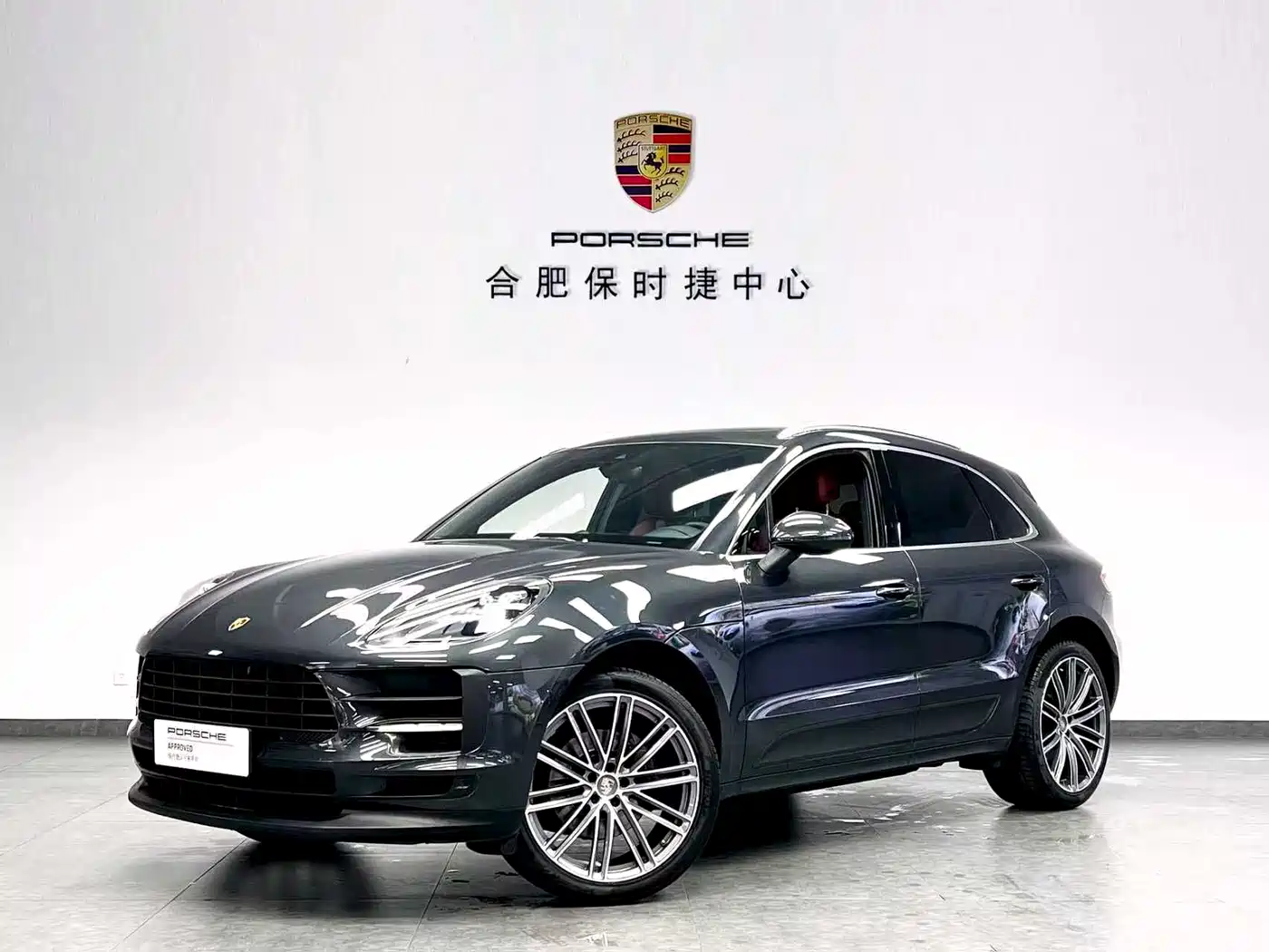 PORSCHE MACAN