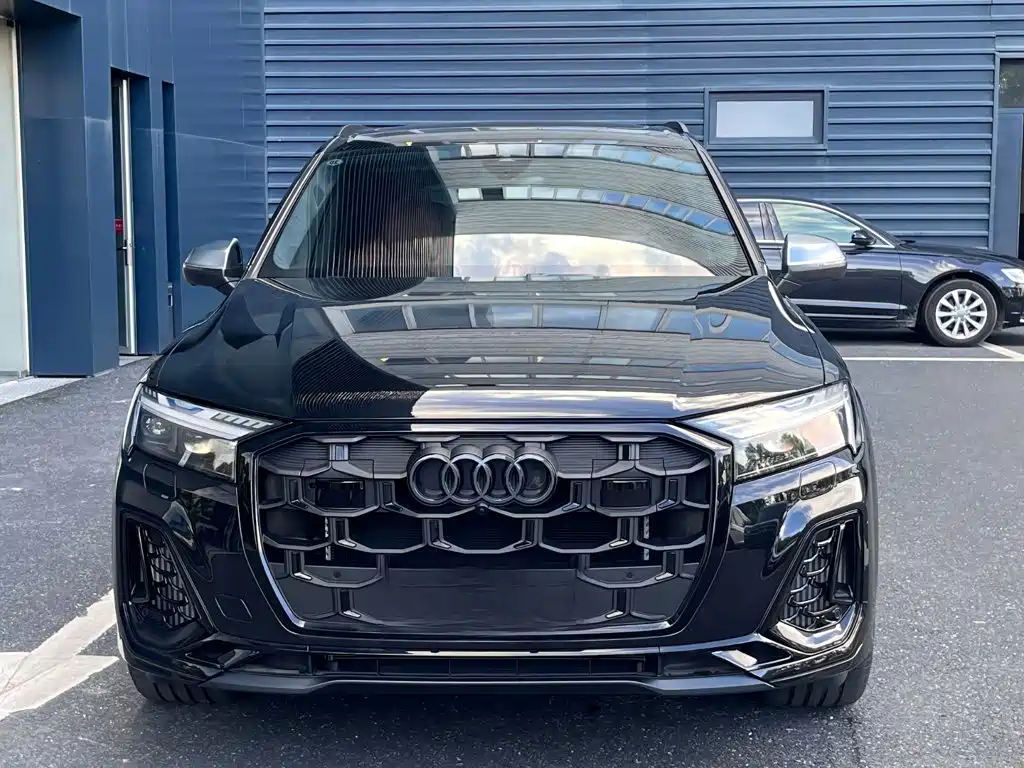 Audi SQ7 2025 2024 4.0 TFSI
