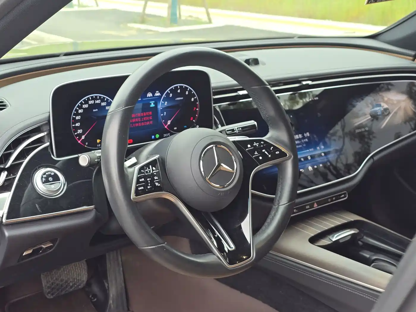 Mercedes-Benz E-Class 2025 E 300 L Luxury фото 7