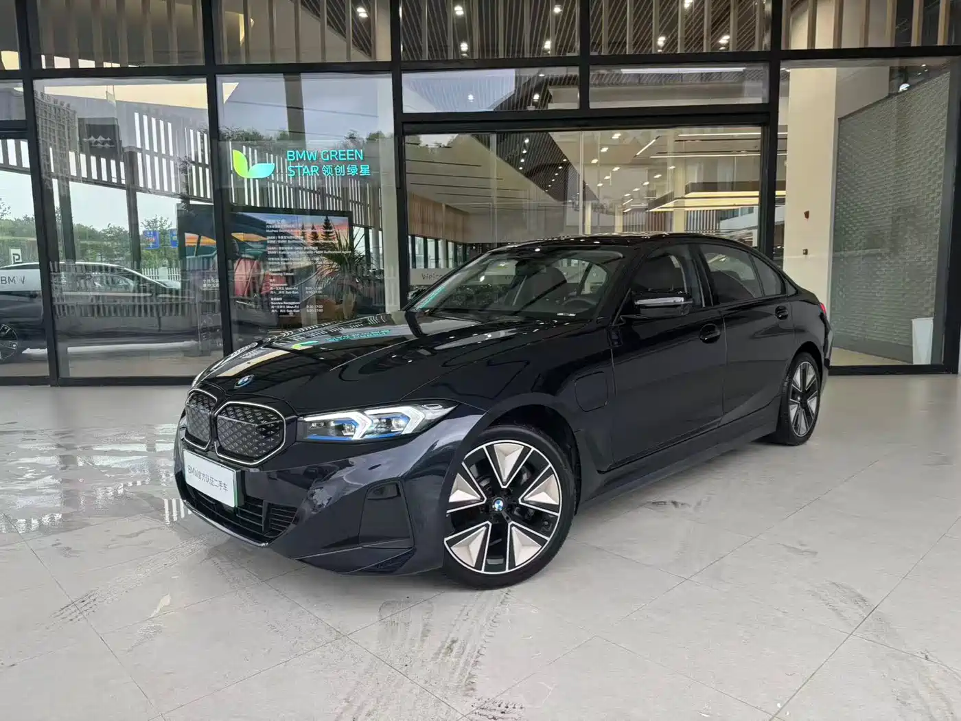 BMW i3 2025 eDrive 40 L Shadow Night Sport Package