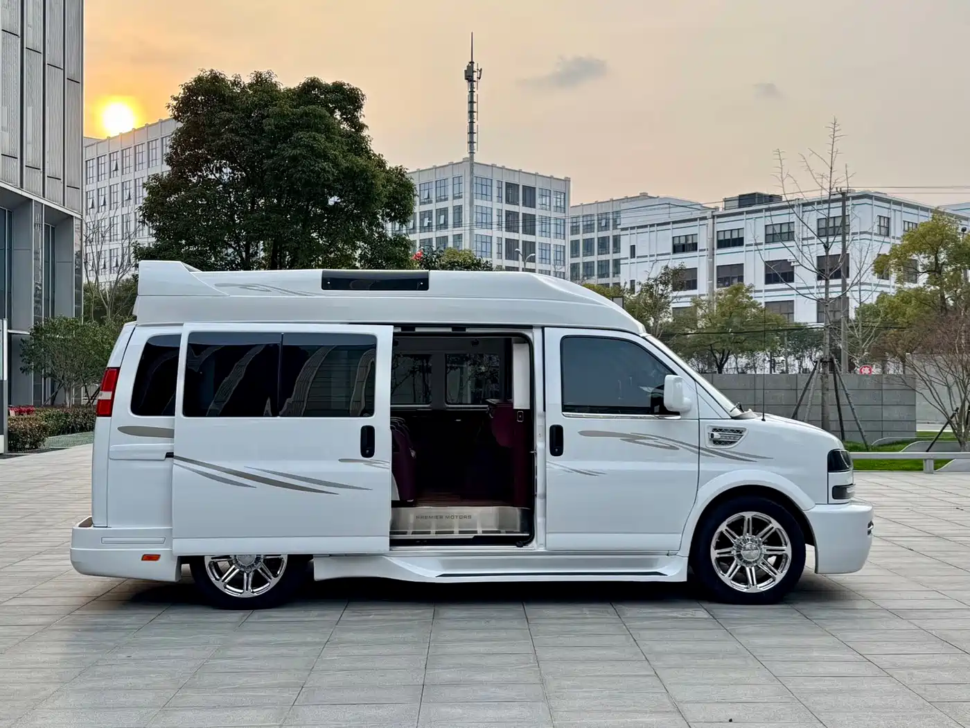 GMC Savana 2016 2016 5.3L G660S 4WD Elegance Collector's Edition