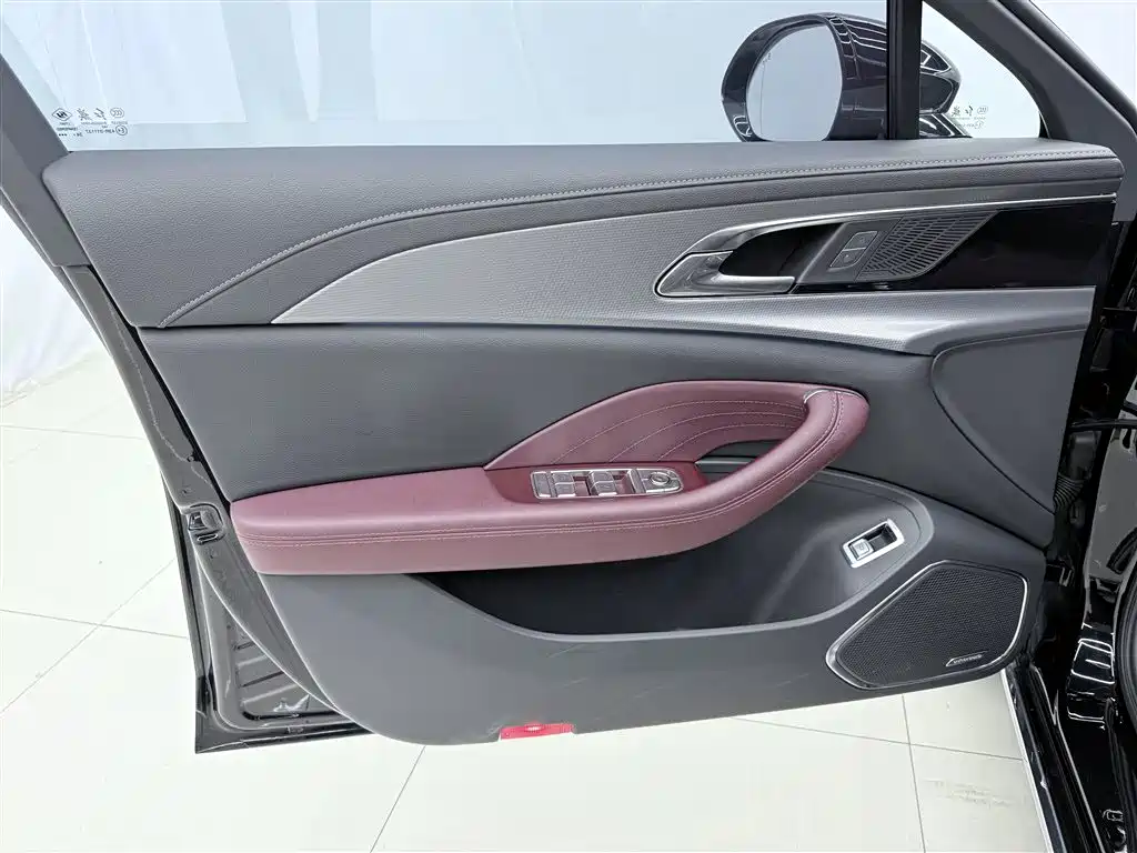 Hongqi H5 2024 2.0T Automatic Smart Connect Flag Smooth Edition фото 5