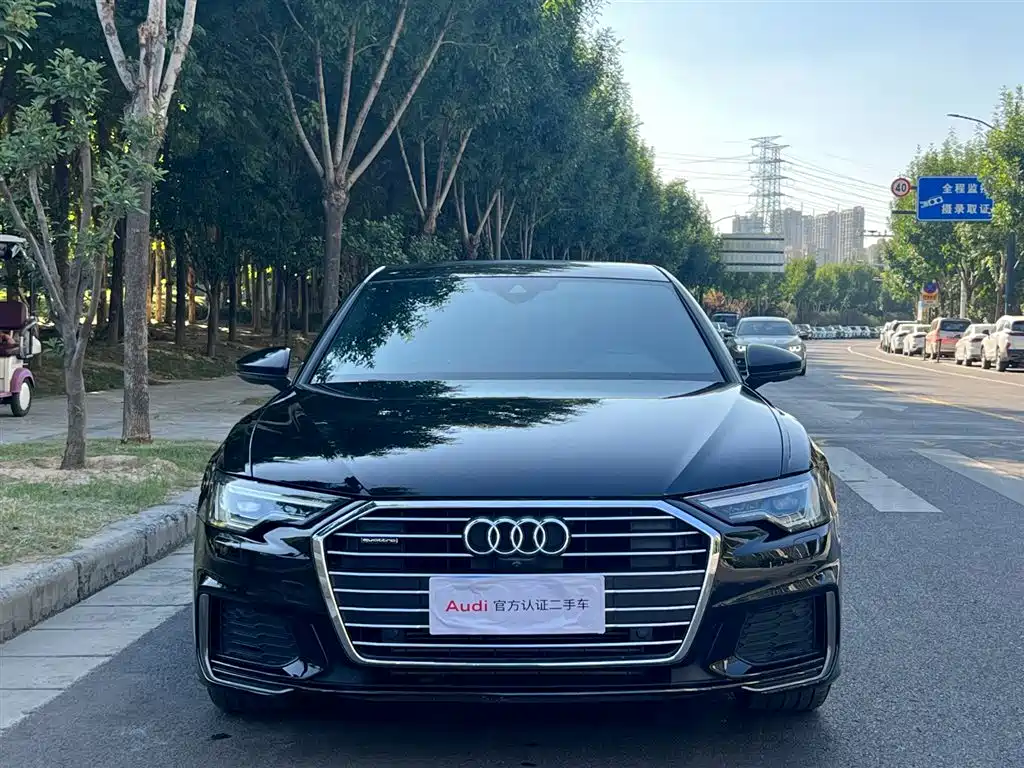 Фото 2 - Audi A6L