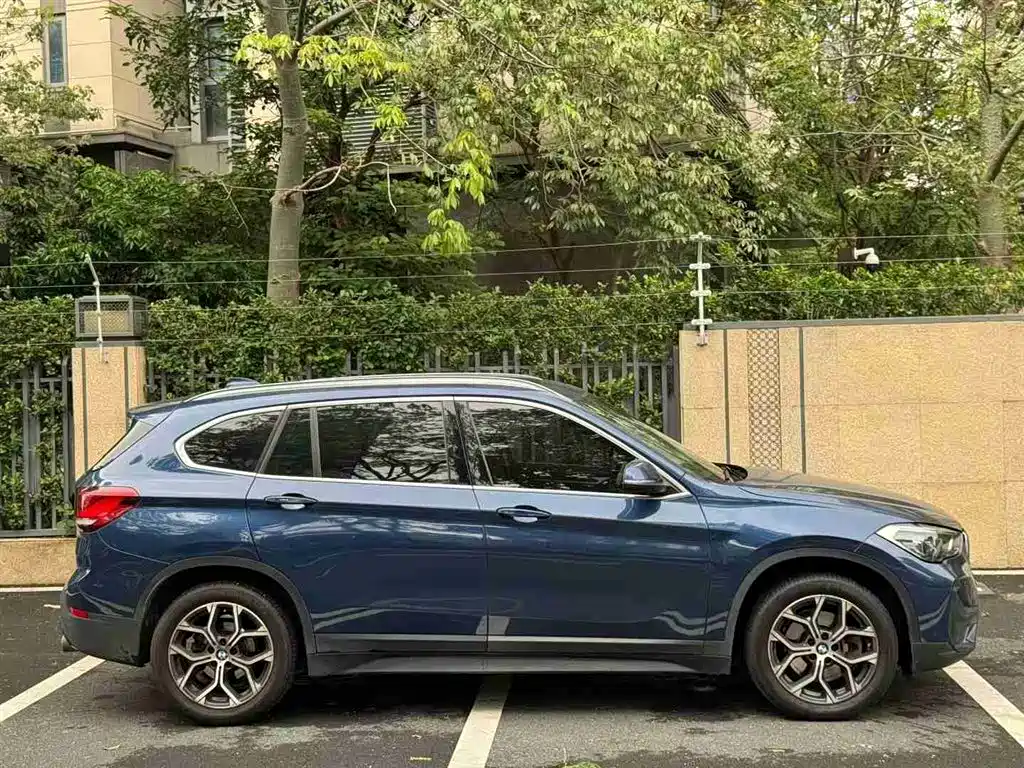 BMW X1 2021 sDrive25Li Leading фото 4