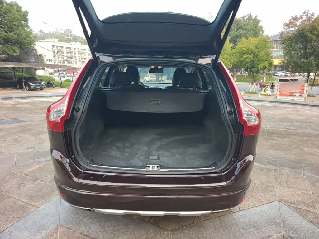 Фото 19 - Volvo XC60