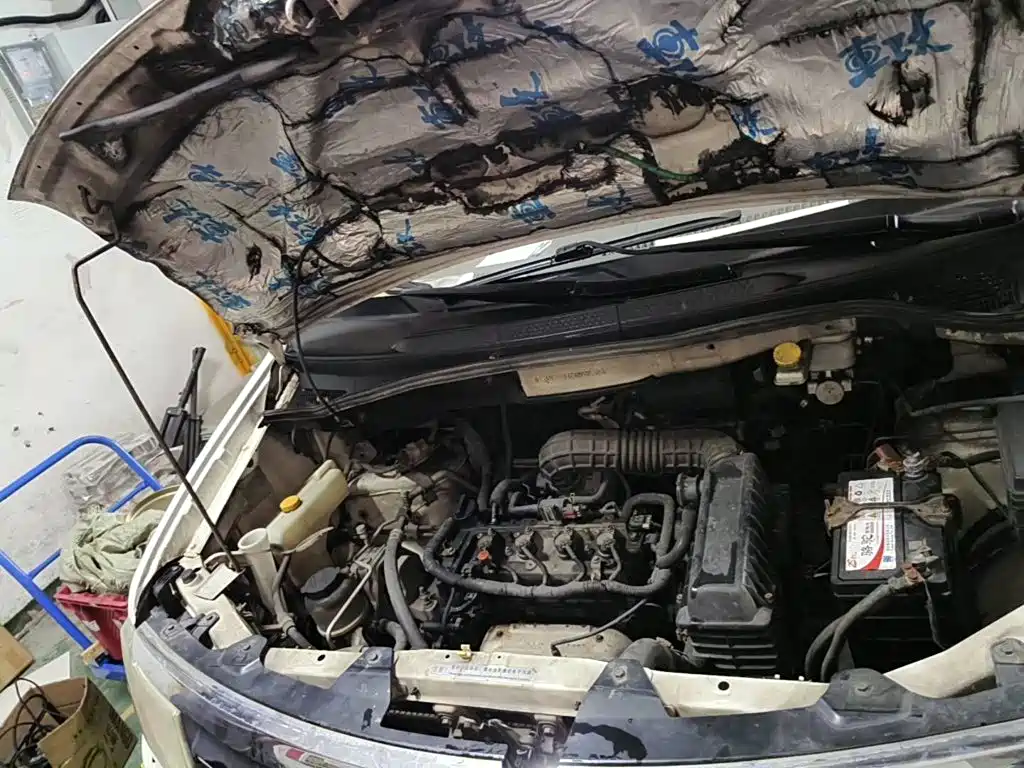 Dongfeng ZNA Shuaike 2014 2014 1.5L Manual Standard 7-seater China V