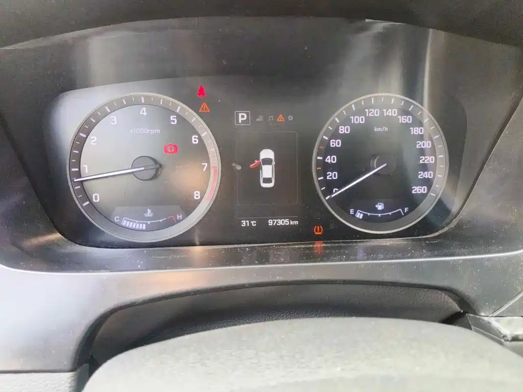 Фото 4 - Hyundai Sonata