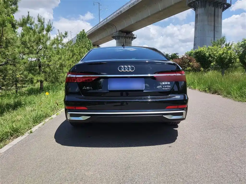 Audi A6L 2023 45 TFSI Premium Selection Dynamic фото 11