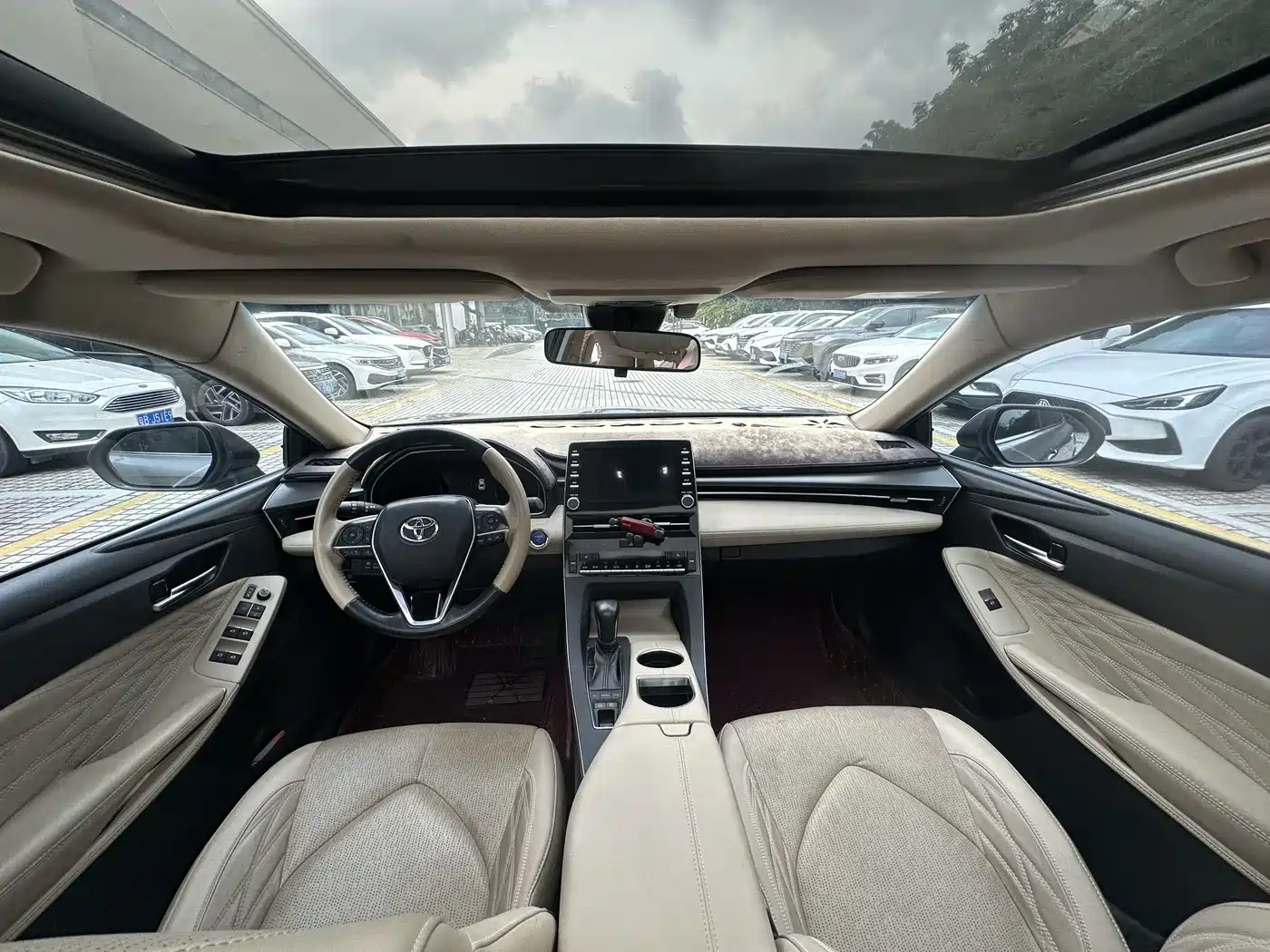 Toyota Avalon 2019 Hybrid 2.5L XLE Premium Edition China V фото 8