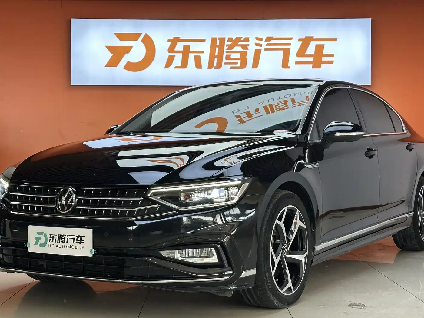 Volkswagen Magotan 2023 Model 2 Million Commemorative Edition 330TSI DSG Luxury