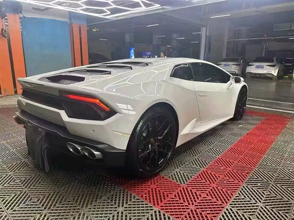 Lamborghini Huracán 2016 Huracán RWD Coupe фото 6