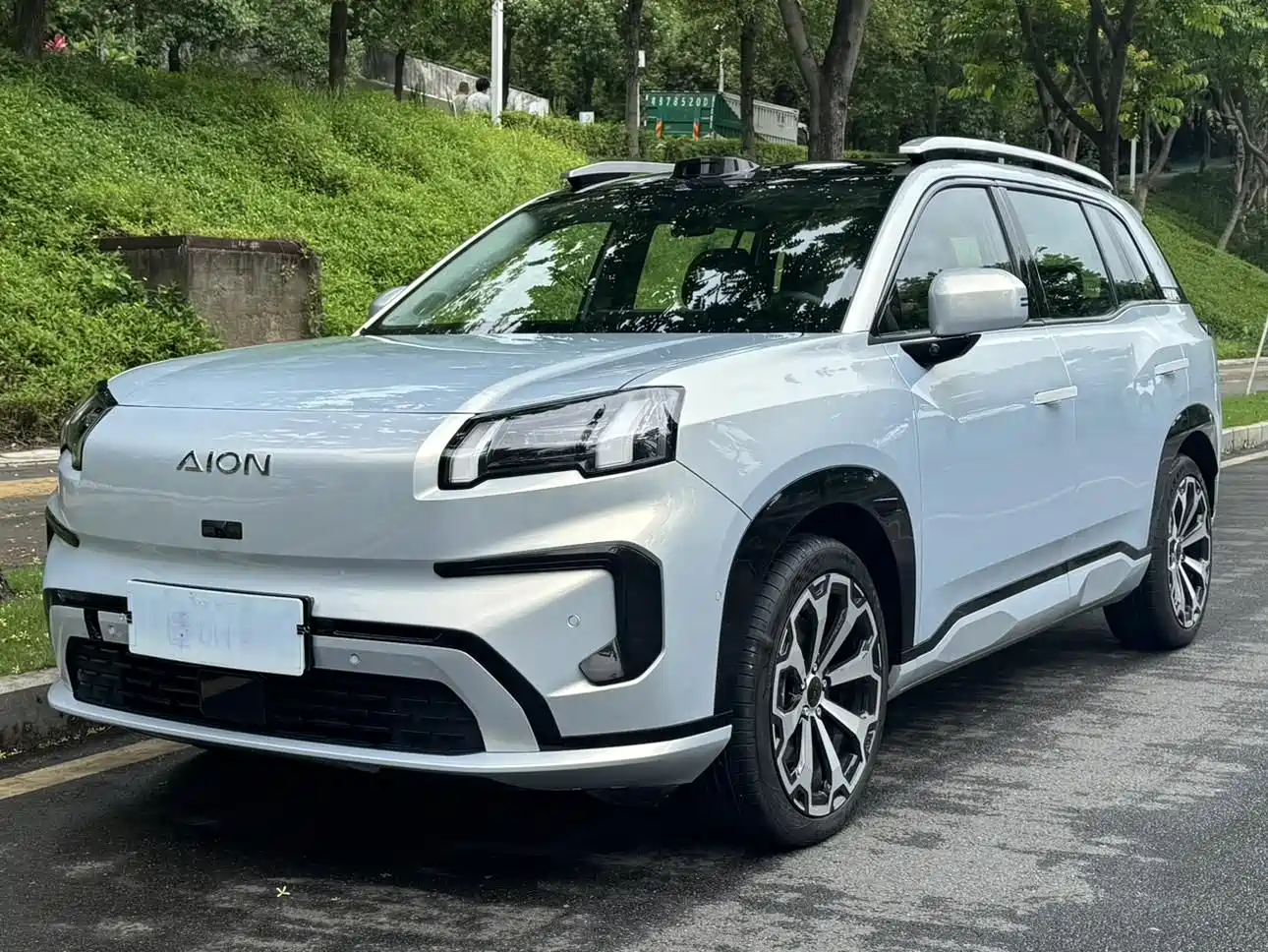 Aion V 2024 Aion Tyrannosaurus 650 LiDAR Edition