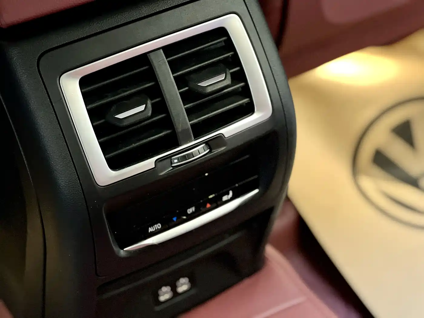 BMW iX3 2024 Leading Edition фото 10