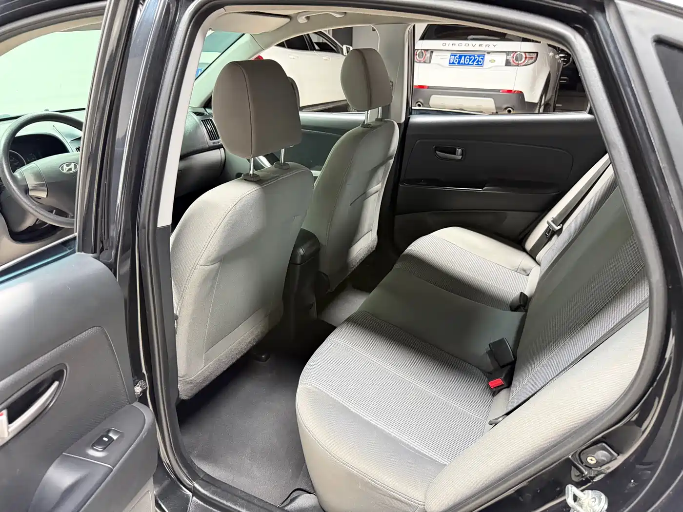 Hyundai Elantra 2011 1.6L Automatic Comfort фото 8