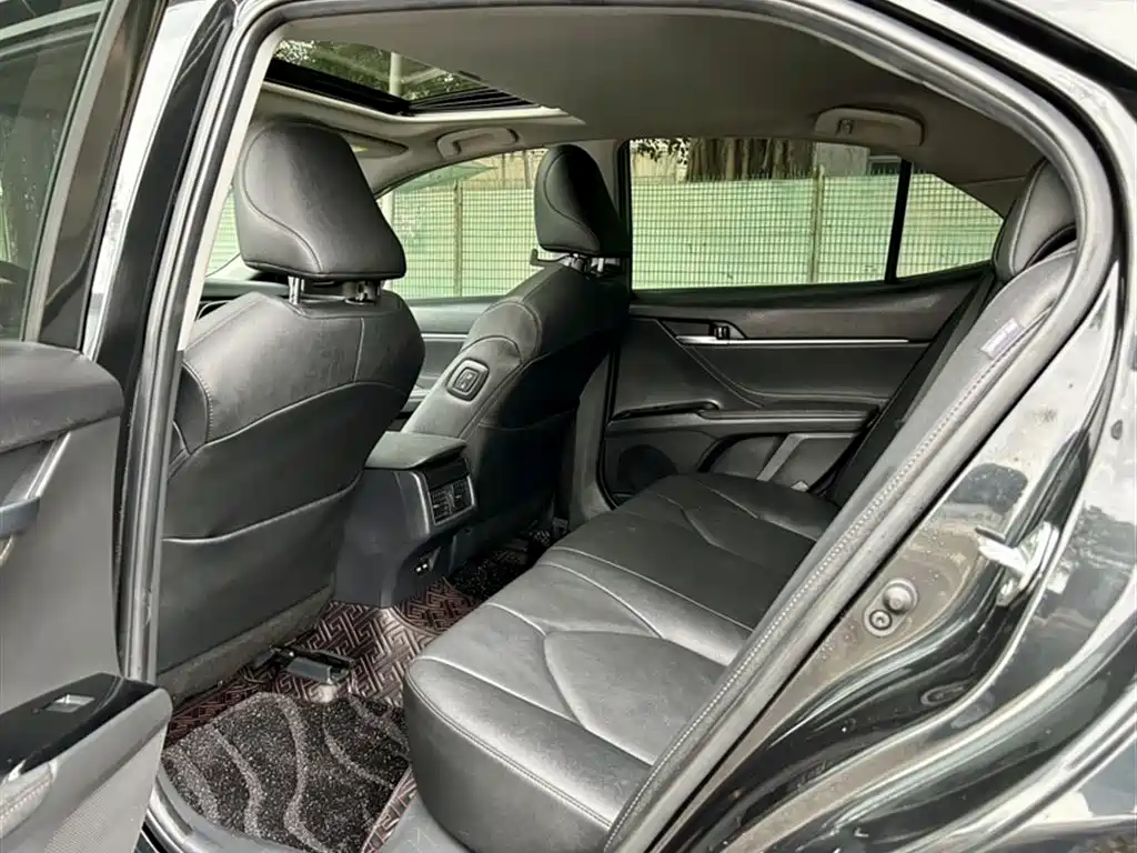 Toyota Camry 2021 2.0G Luxury Edition фото 9