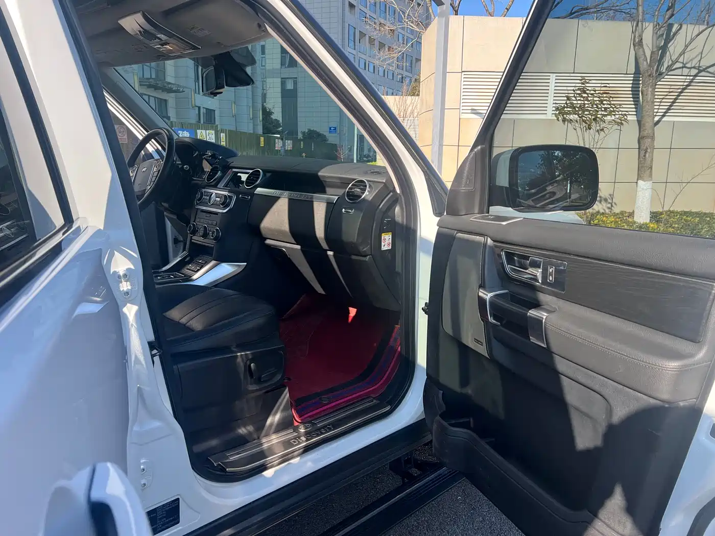 Land Rover Discovery 2013 3.0 SDV6 HSE Diesel фото 6