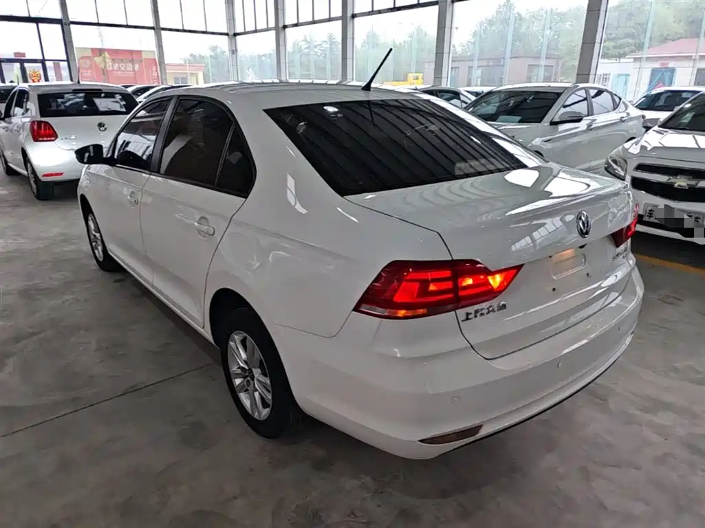 Volkswagen Santana 2016 1.6L Automatic Trend Edition фото 5