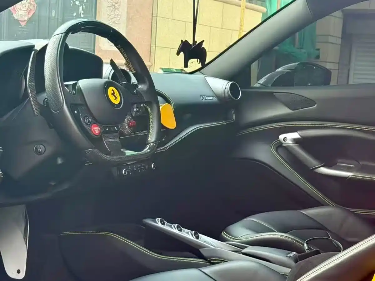 Ferrari F8 2021 2019 Tributo 3.9T V8