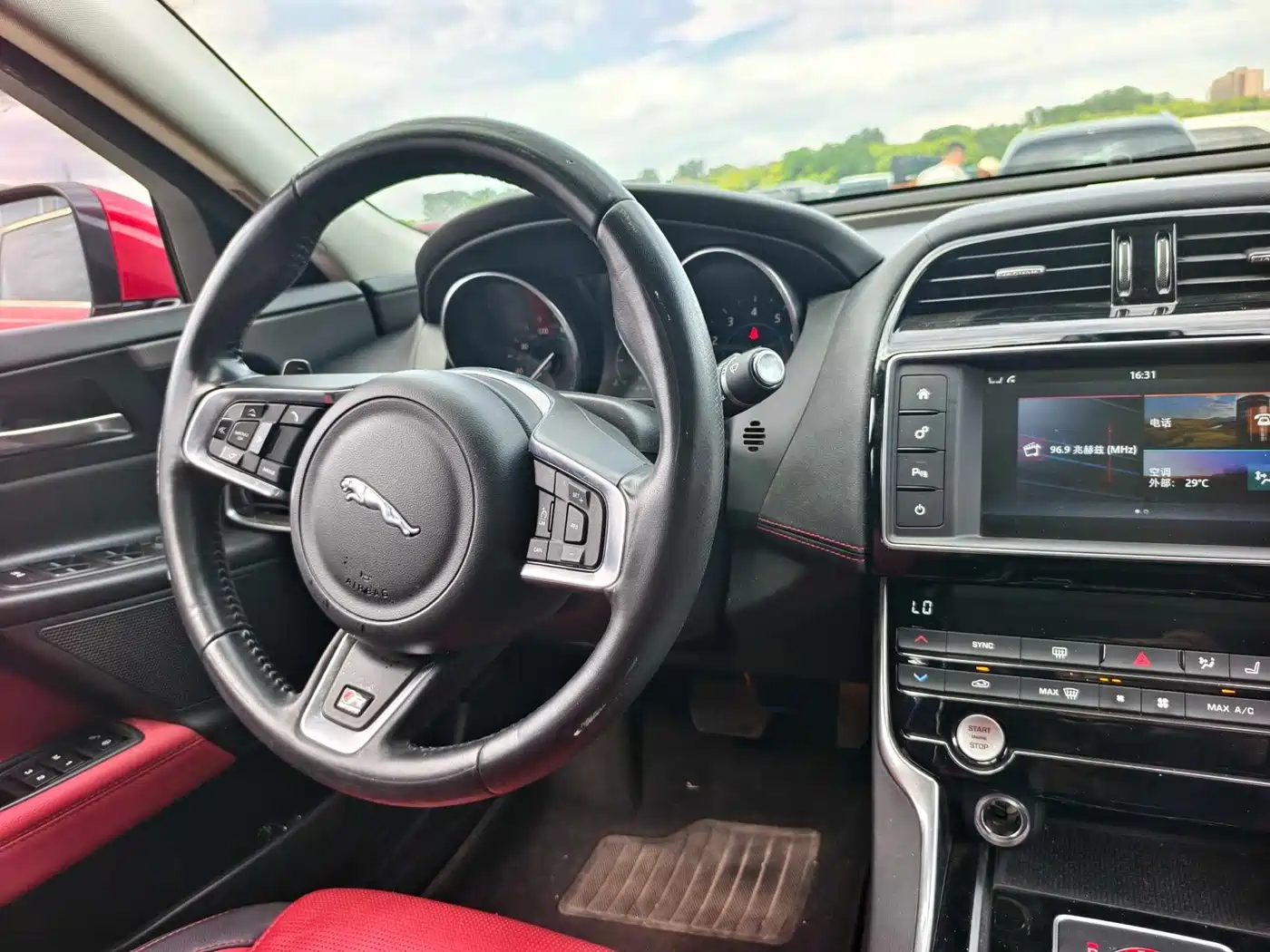 Jaguar XE 2017 2017 2.0T 200PS R-Sport