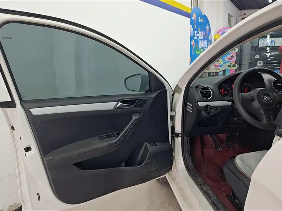 Volkswagen Jetta 2015 Value Edition 1.6L Manual Comfort фото 7
